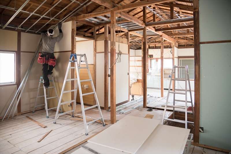 壁紙や床の張り替え工事を京都市で手掛ける工務店を運営